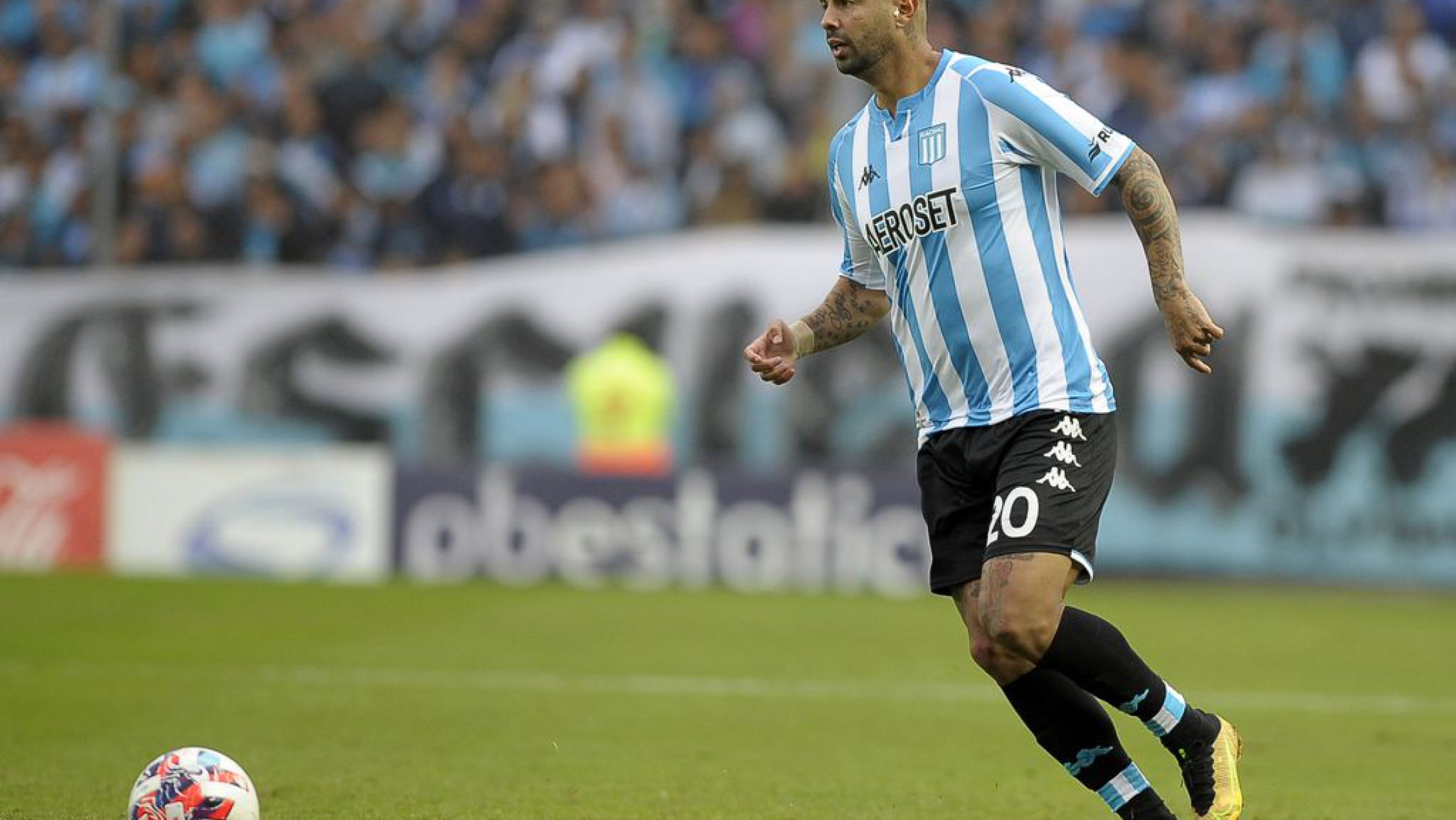 Los hinchas de Racing indignados con Cardona por su falta de compromiso